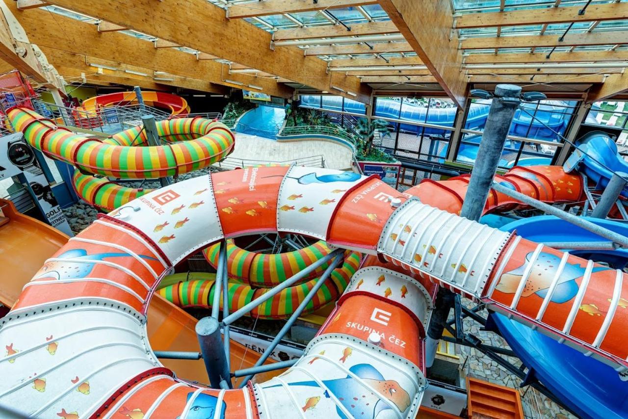 Prostorny 3 Pokojovy Apartman S Dvema Terasami Prag Exteriör bild
