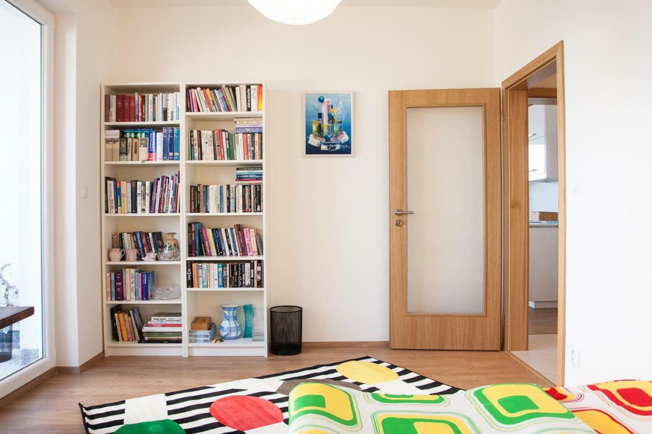 Prostorny 3 Pokojovy Apartman S Dvema Terasami Prag Exteriör bild