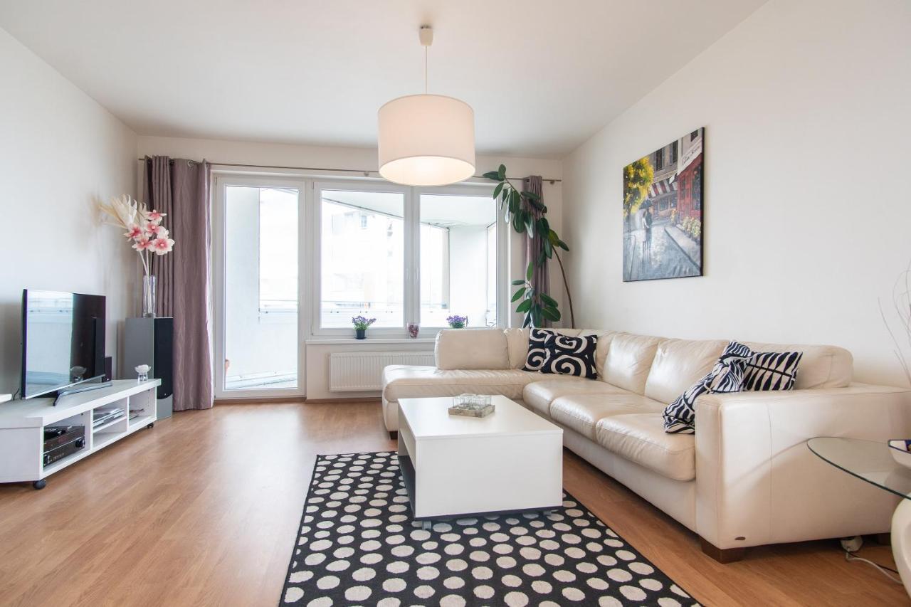 Prostorny 3 Pokojovy Apartman S Dvema Terasami Prag Exteriör bild
